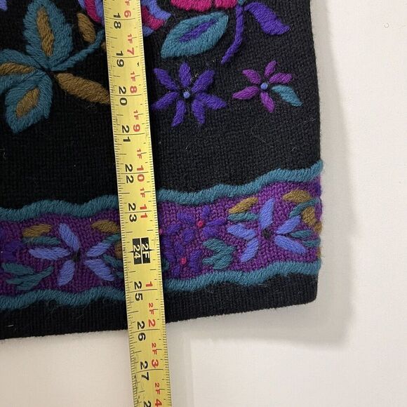Ll Bean Vintage Cardigan Sweater Women’s L Wool Black Floral Embroidered - Picture 5 of 6